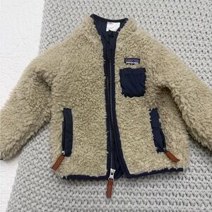 Patagonia Cream and Navy Fleece Jacket